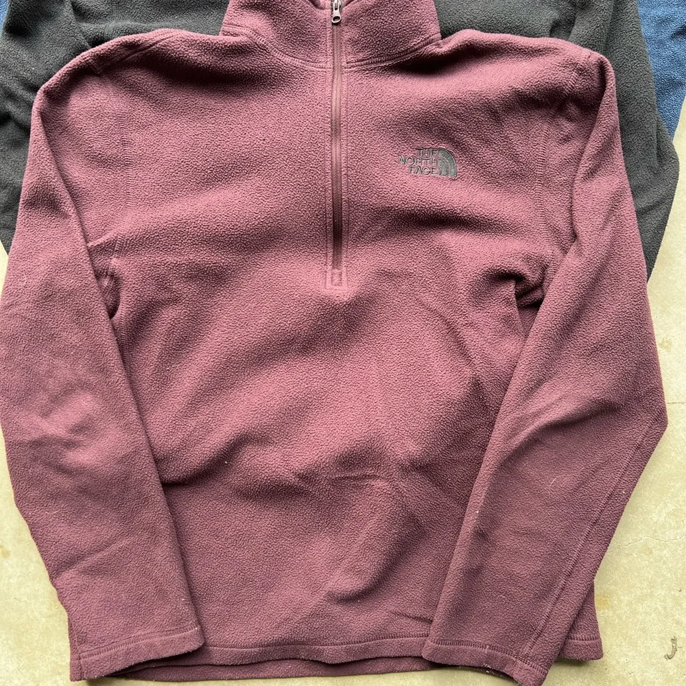 The North‎ Face Men’s Lightweight Fleece Jacket Pullover